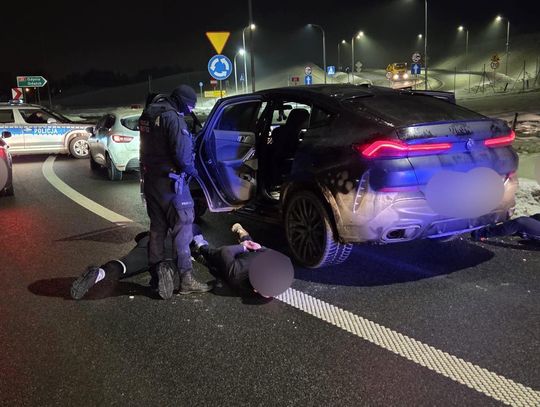 Z OSTATNIEJ CHWILI: Trwa policyjna obława po starciu pseudokibiców dwóch klubów piłkarskich. Zatrzymano już kilkanaście osób!