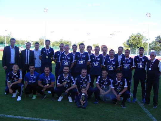 Zagrają w V lidze. Zasłużony sportowy awans dla Seniorów KS Beniaminek 03