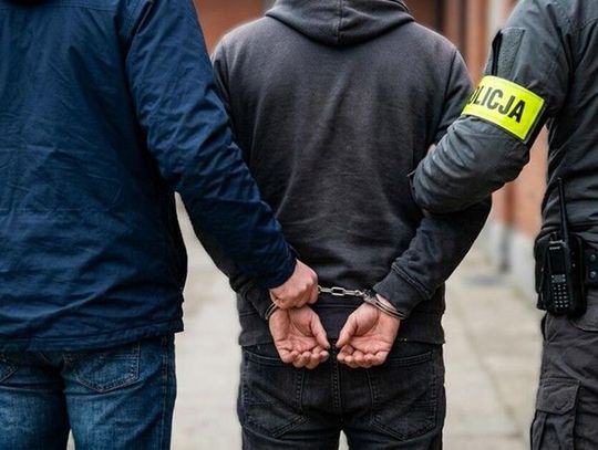 Zaskakujący finał policyjnych działań. Ochroniarz zatrzymany za kradzieże sklepowe Zaskakujący finał policyjnych działań. Ochroniarz zatrzymany za kradzieże sklepowe