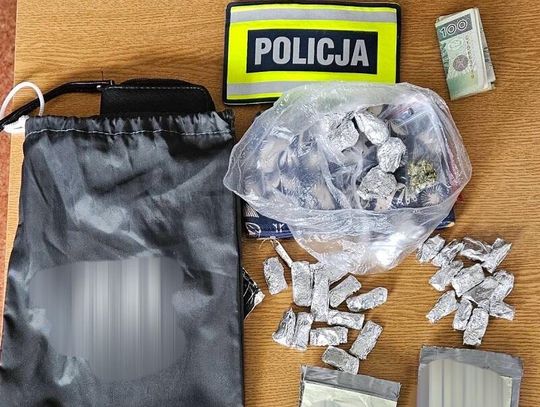 Zatrzymany z saszetką pełną narkotyków
