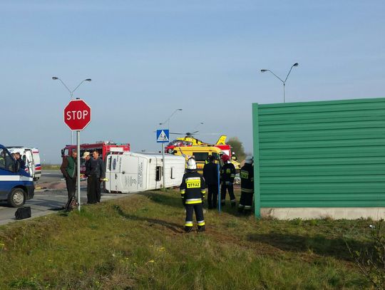 ZDJĘCIA 14 osób rannych w wypadku busa z samochodem osobowym pod Pelplinem