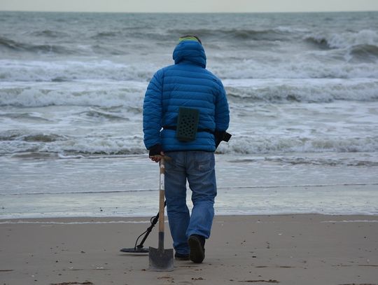Znaleziono wykrywacz metali, a teraz policja szuka jego właściciela 