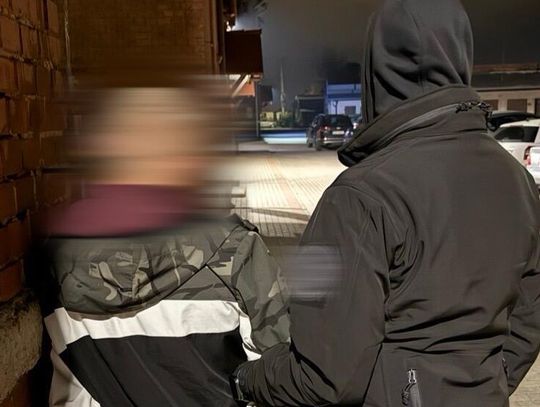 Zniszczone banery i narkotyki. 18-latek z dwoma zarzutami