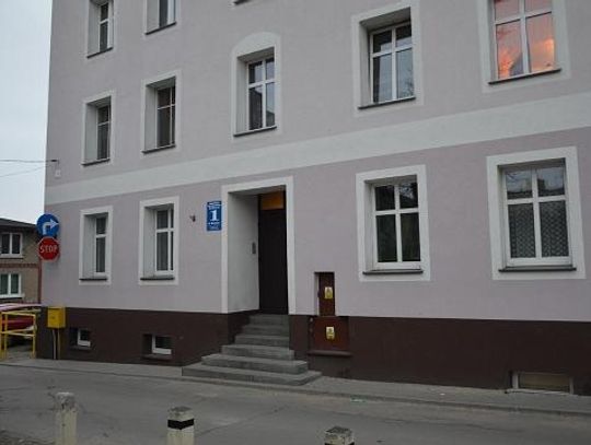 „Zostałem bezpodstawnie oskarżony”. Narasta sąsiedzki konflikt w kamienicy w centrum miasta