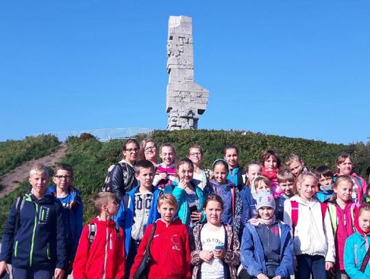 Żywa lekcja historii. Dzieci z Kleszczewa odwiedziły Westerplatte 