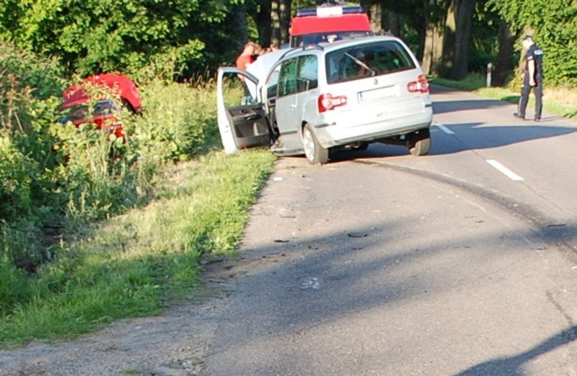 6 osób rannych w  wypadku. Volkswagen zderzył się z bmw