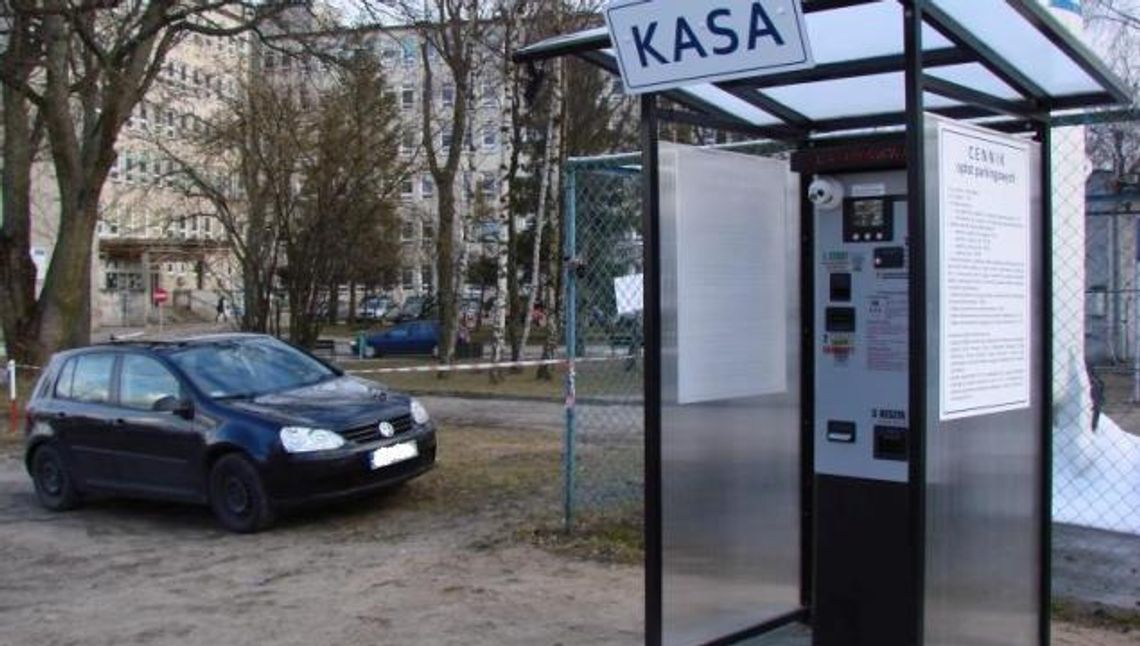 Automat oszukał o 10 zł. Problem z parkometrem, który źle wydał resztę Automat oszukał o 10 zł. Problem z parkometrem, który źle wydał resztę
