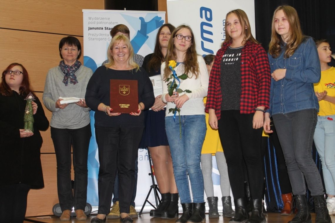 „Bądźmy piękni dobrem”. Najlepsi Wolontariusze powiatu starogardzkiego nagrodzeni! 