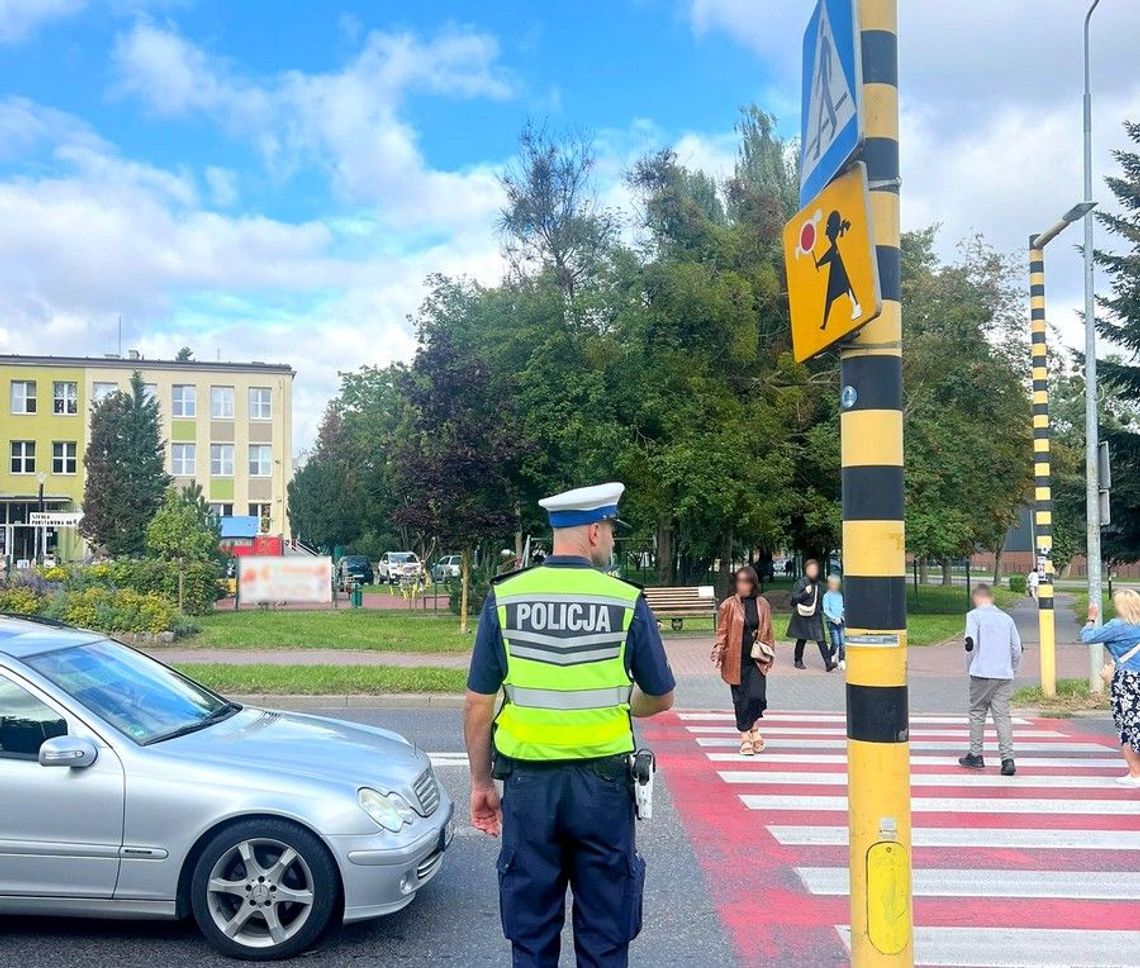 Bezpieczna droga do szkoły. Policjanci ruszają z działaniami w rejonach placówek oświatowych Bezpieczna droga do szkoły. Policjanci ruszają z działaniami w rejonach placówek oświatowych