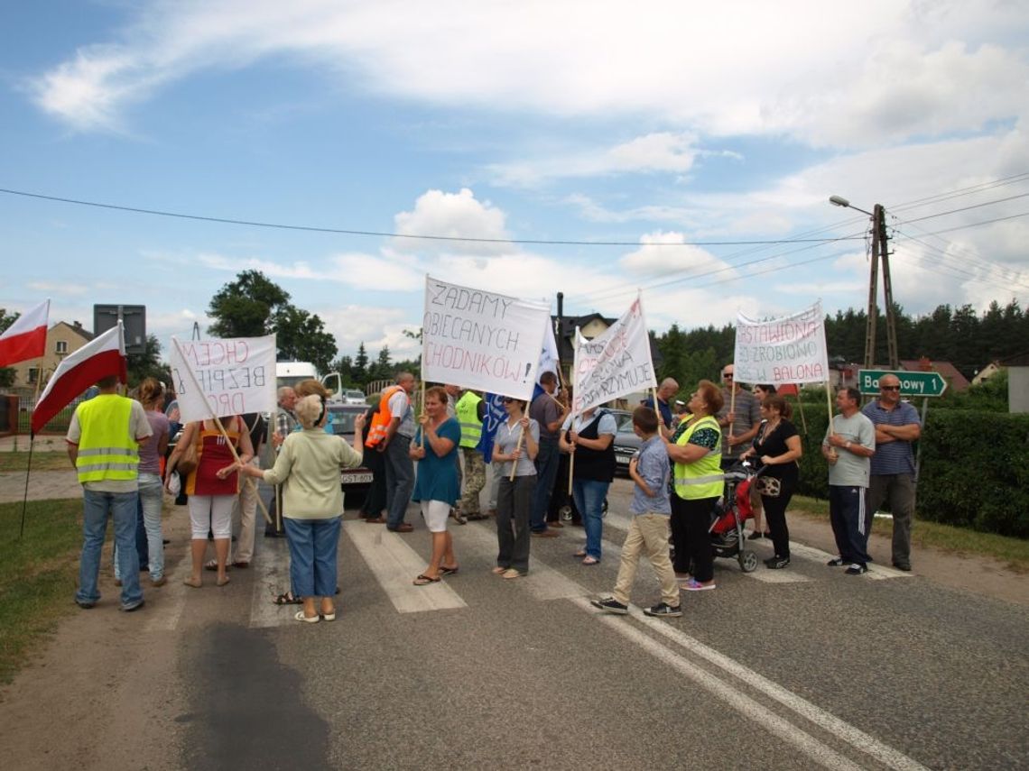 Blokowali drogę. Mieszkańcy Lipinek i Jabłowa wzywani na Komendę (APEL SOŁTYS)