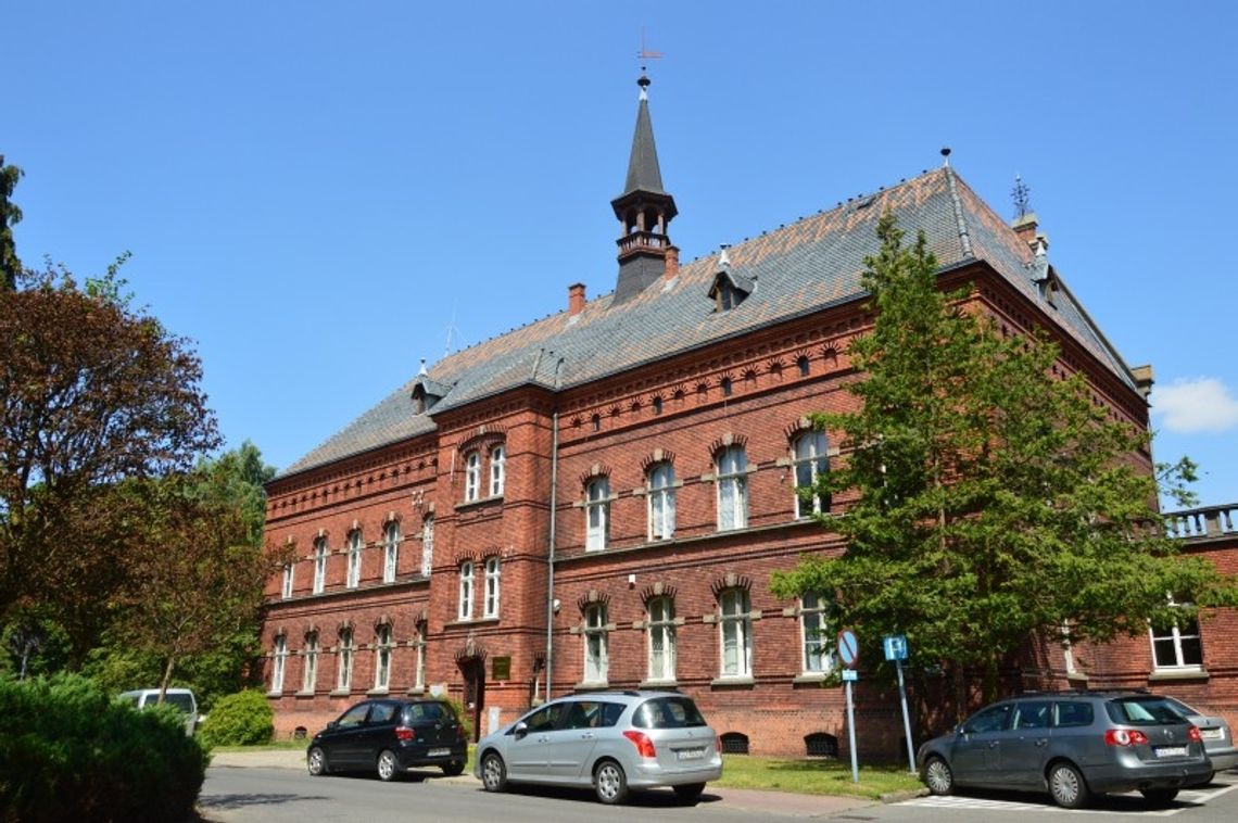 Boso na mróz i śnieg, szarpanie i zrzucanie z łóżek... Boso na mróz i śnieg, szarpanie i zrzucanie z łóżek...