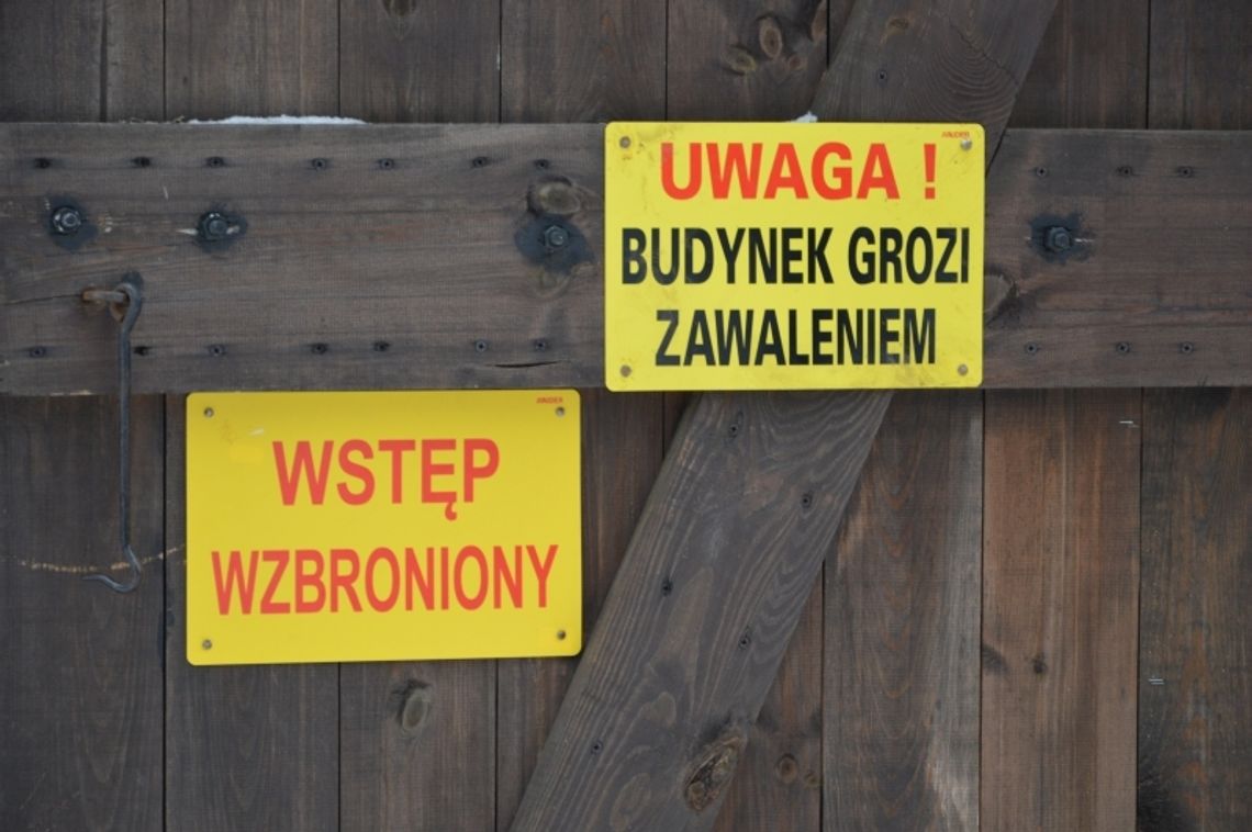 Budynek ujeżdżalni grozi zawaleniem? Budynek ujeżdżalni grozi zawaleniem?