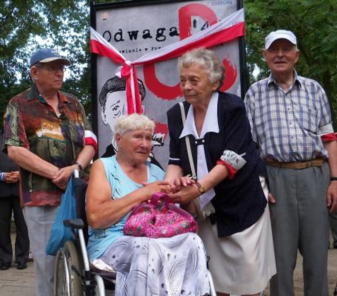 Cały kraj przystanie, by oddać hołd Powstańcom. Zatrzymaj się i Ty! Cały kraj przystanie, by oddać hołd Powstańcom. Zatrzymaj się i Ty!