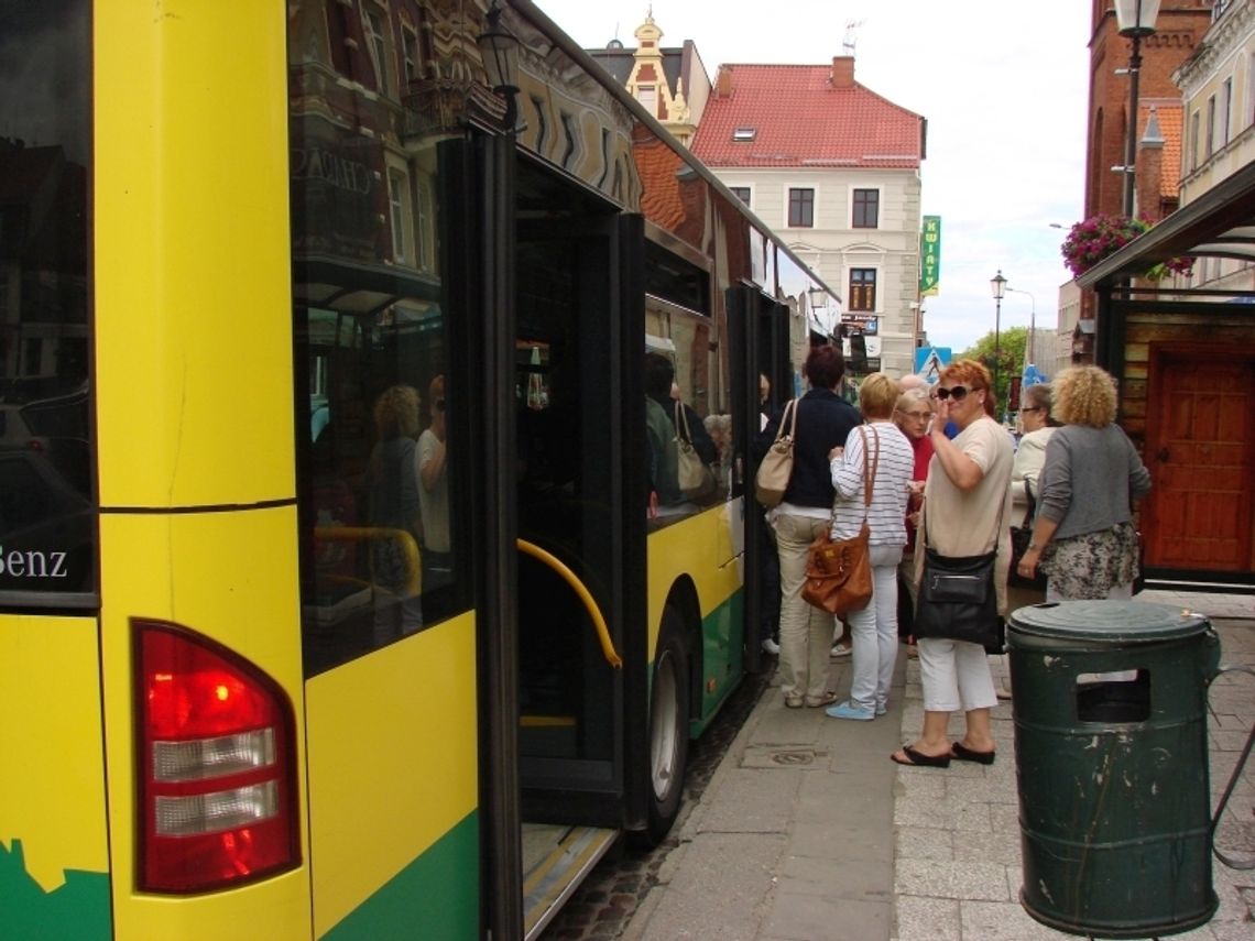 Chcą dodatkowej linii MZK. Mieszkańcy apelują o połączenie Starogardu Gd. z Borównem Chcą dodatkowej linii MZK. Mieszkańcy apelują o połączenie Starogardu Gd. z Borównem