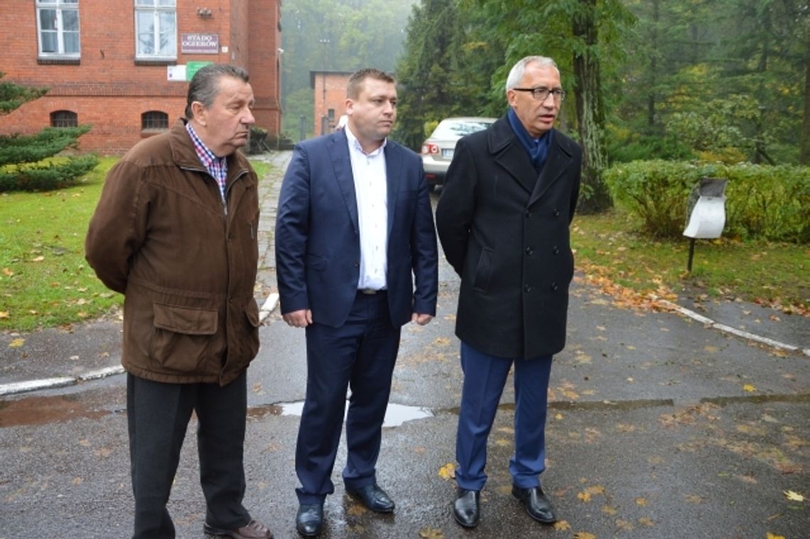 Chcą prywatyzować Stado Ogierów?! Radni i poseł mówią NIE Chcą prywatyzować Stado Ogierów?! Radni i poseł mówią NIE