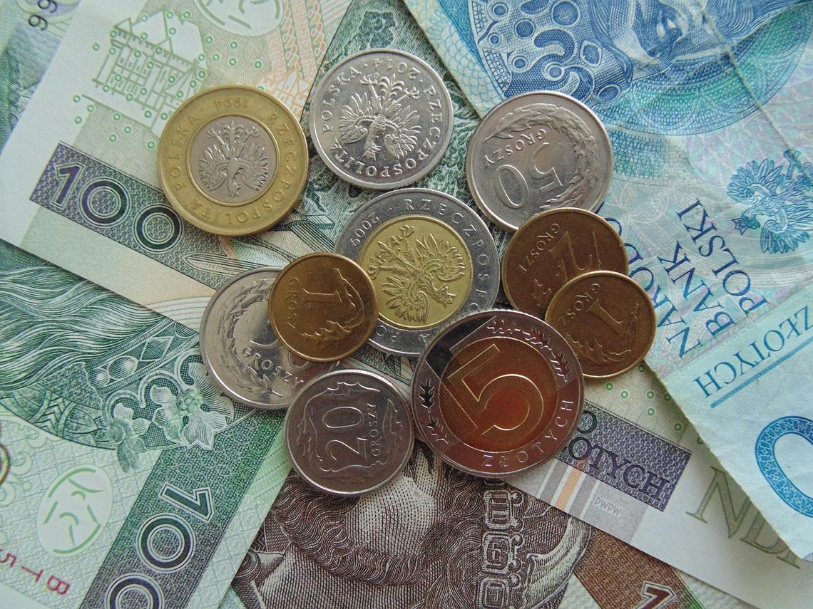 Chcesz dostawać „800 plus” bez przerwy? Złóż wniosek do końca kwietnia!