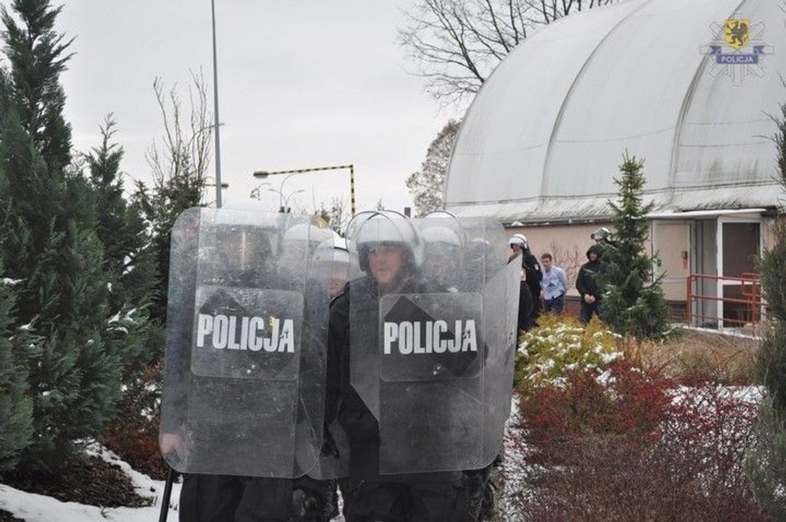 Chcieli wnieść na mecz materiały pirotechniczne! 