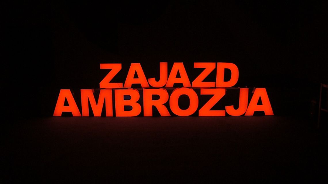 Ciekawy pomysł na reklamę - litery ze styroduru Ciekawy pomysł na reklamę - litery ze styroduru