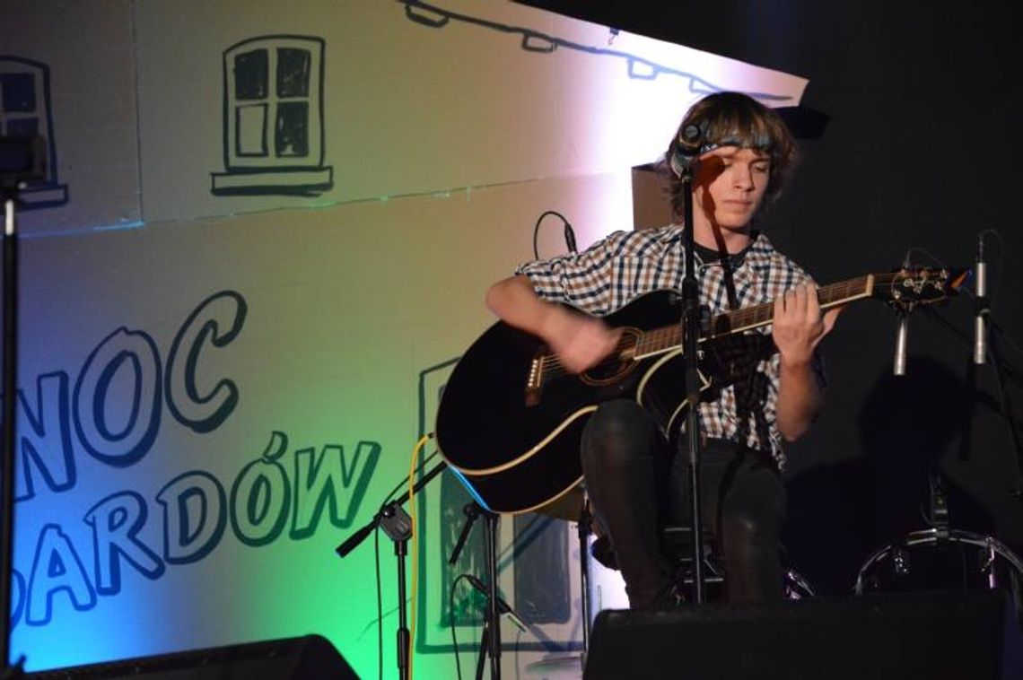 „Człowiek ma istnieć,  nie tylko żyć”. Młody artysta opowiada o swej pasji – muzyce 