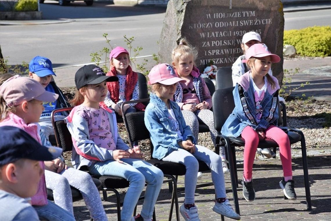 Czytamy w plenerze. Kierownik biblioteki w Zblewie: Nic nie zastąpi bezpośrednich spotkań z dziećmi