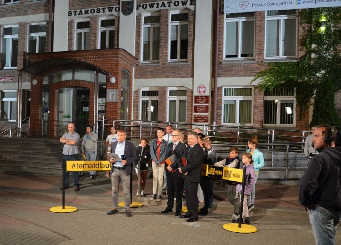 "Decyzję o umieszczeniu dzieci w pieczy zastępczej wydaje sąd" - Wojewoda komentuje sprawę nieprawidłowości w Rodzinnym Domu Dziecka "Decyzję o umieszczeniu dzieci w pieczy zastępczej wydaje sąd" - Wojewoda komentuje sprawę nieprawidłowości w Rodzinnym Domu Dziecka