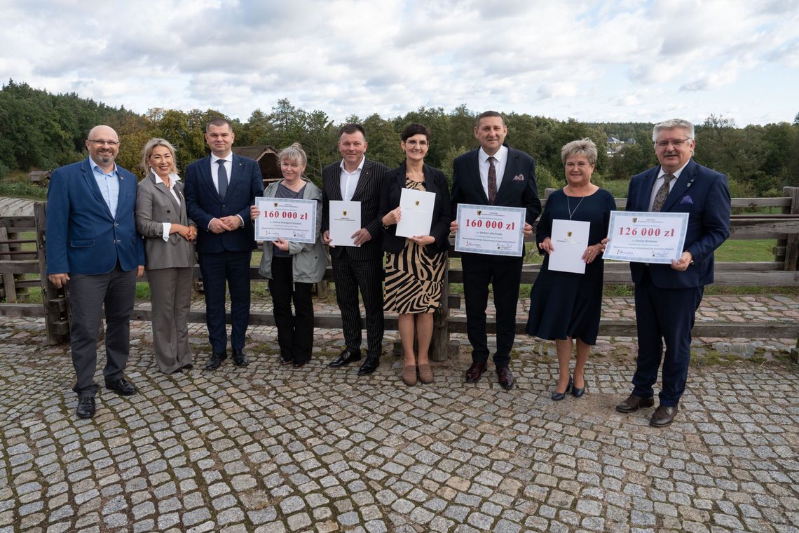 Dobra informacja dla rolników. Kolejne kilometry dróg dojazdowych do pól uprawnych będą modernizowane