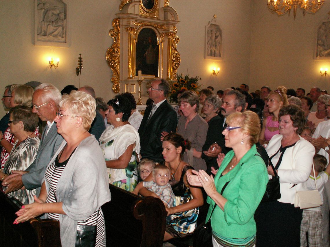 Dożynki parafialne w cieniu pożegnania. Wierni podziękowali swojemu proboszczowi