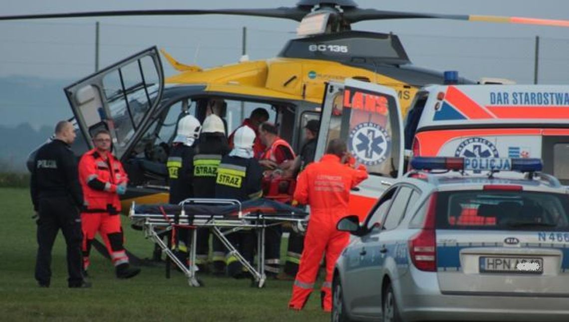 Dramat na drodze - Wjechała w idące poboczem dzieci Dramat na drodze - Wjechała w idące poboczem dzieci