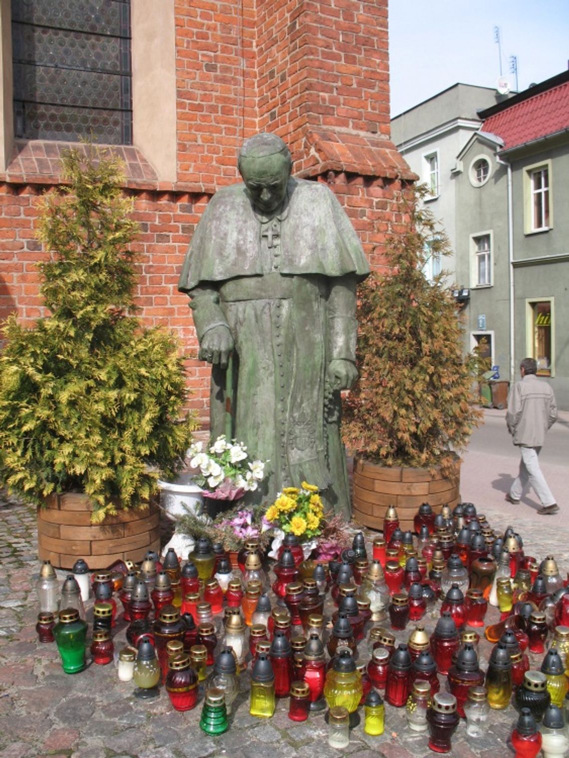 Dwie starogardzkie parafie z relikwiami Bł. Jana Pawła II