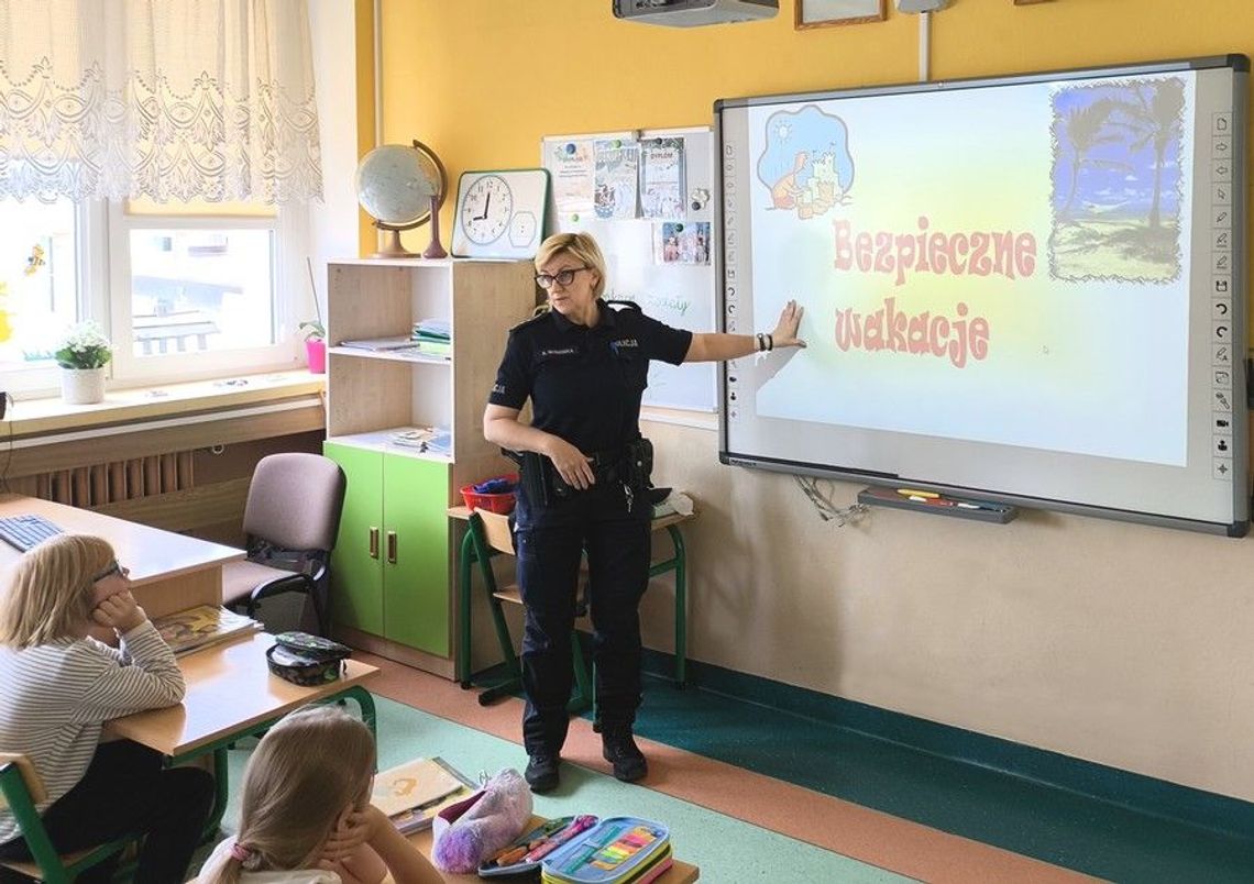Dzielnicowa z Czarnej Wody edukuje najmłodszych