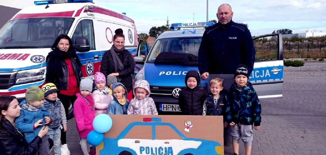 Dzielnicowi odwiedzili dzieci z przedszkola Aniołek 