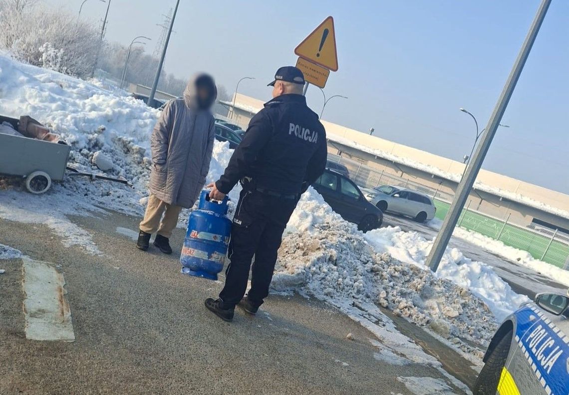 Dzielnicowy blisko ludzi. Kolejne wsparcie dla osób w kryzysie bezdomności Dzielnicowy blisko ludzi. Kolejne wsparcie dla osób w kryzysie bezdomności
