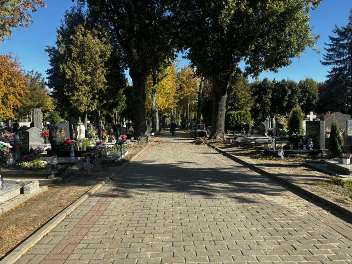 Dzień Wszystkich Świętych – czas pamięci, refleksji i wdzięczności Dzień Wszystkich Świętych – czas pamięci, refleksji i wdzięczności