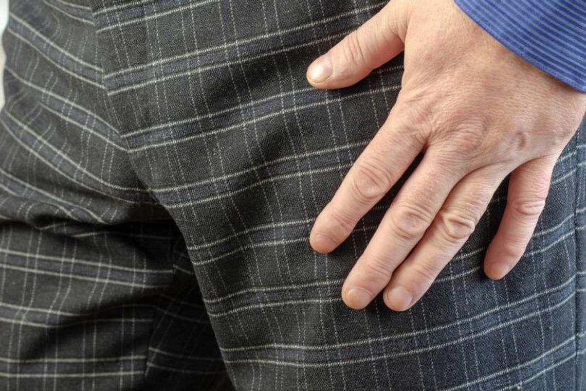 Eleganckie spodnie męskie w kratę jako baza stylizacji. Przedstawiamy 8 outfitów!