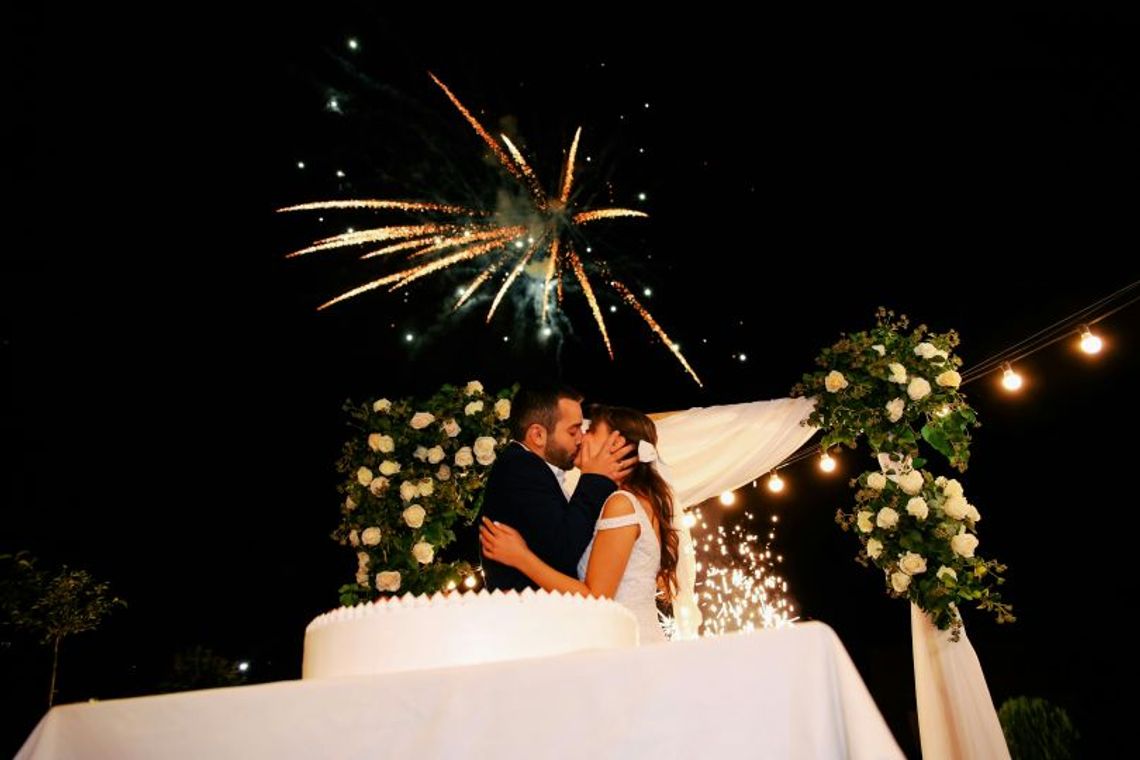 pokaz fajerwerków na weselu