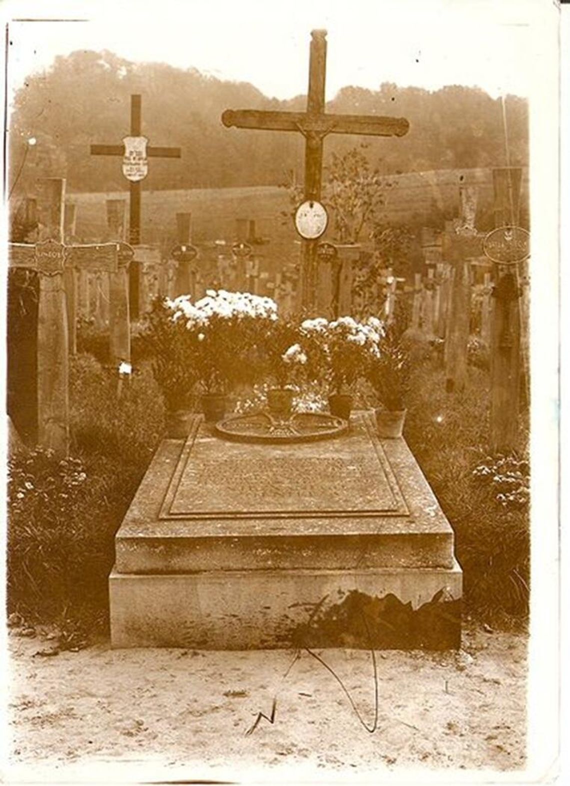 FELIETON: 100 lat Grobu Nieznanego Żołnierza FELIETON: 100 lat Grobu Nieznanego Żołnierza