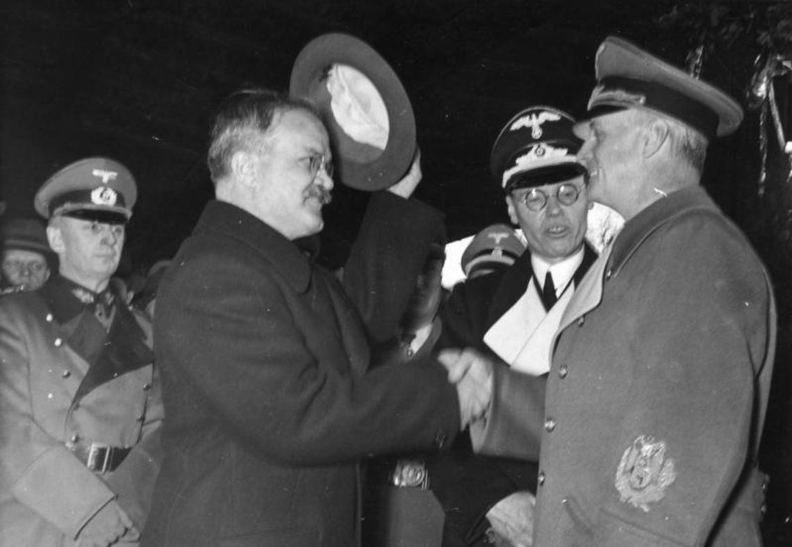 FELIETON: Były dwa pakty Ribbentrop-Mołotow