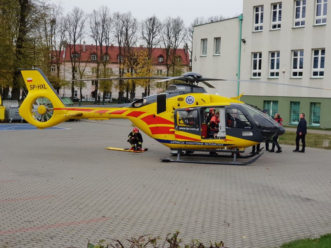 FOTO, FILM: Akcja ratunkowa na Starym Cmentarzu. Na miejsce zadysponowano LPR 