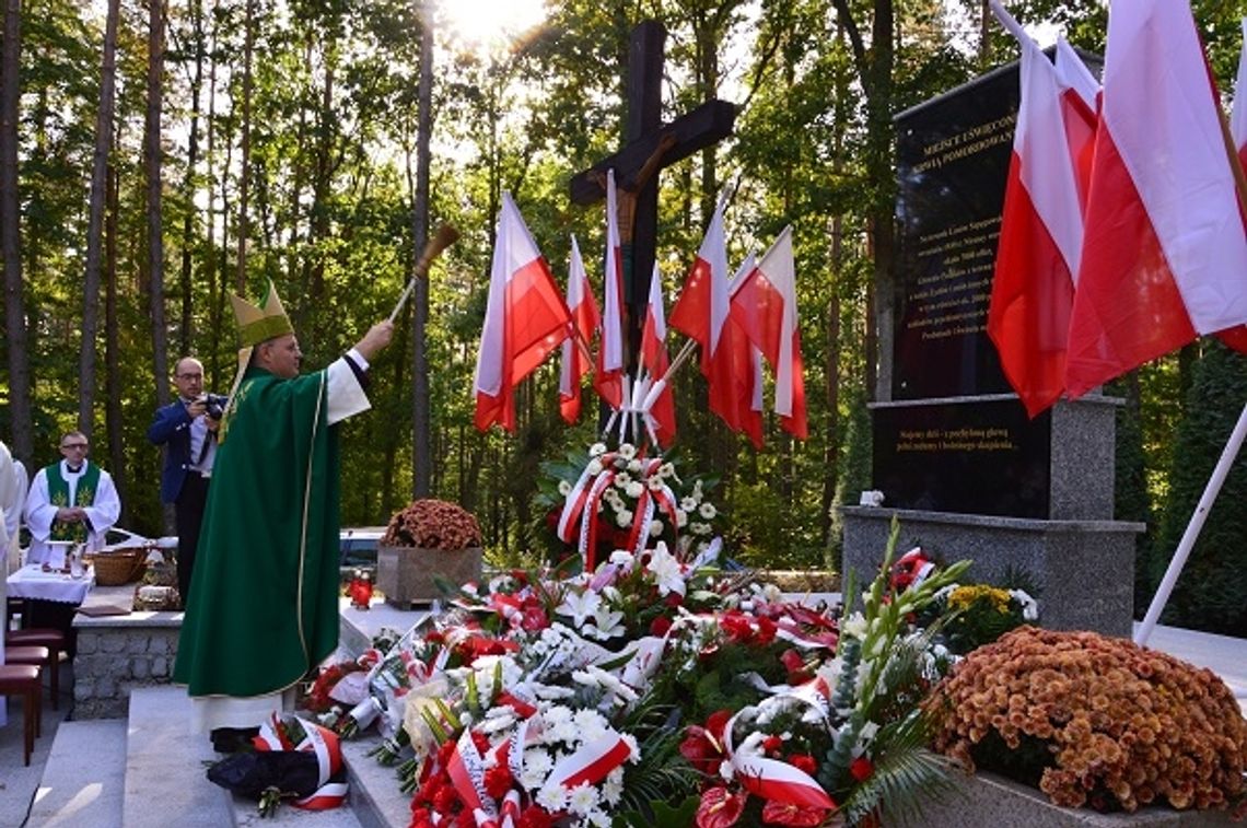 FOTO, FILM: Obchody 77. rocznicy mordu w Lesie Szpęgawskim FOTO, FILM: Obchody 77. rocznicy mordu w Lesie Szpęgawskim