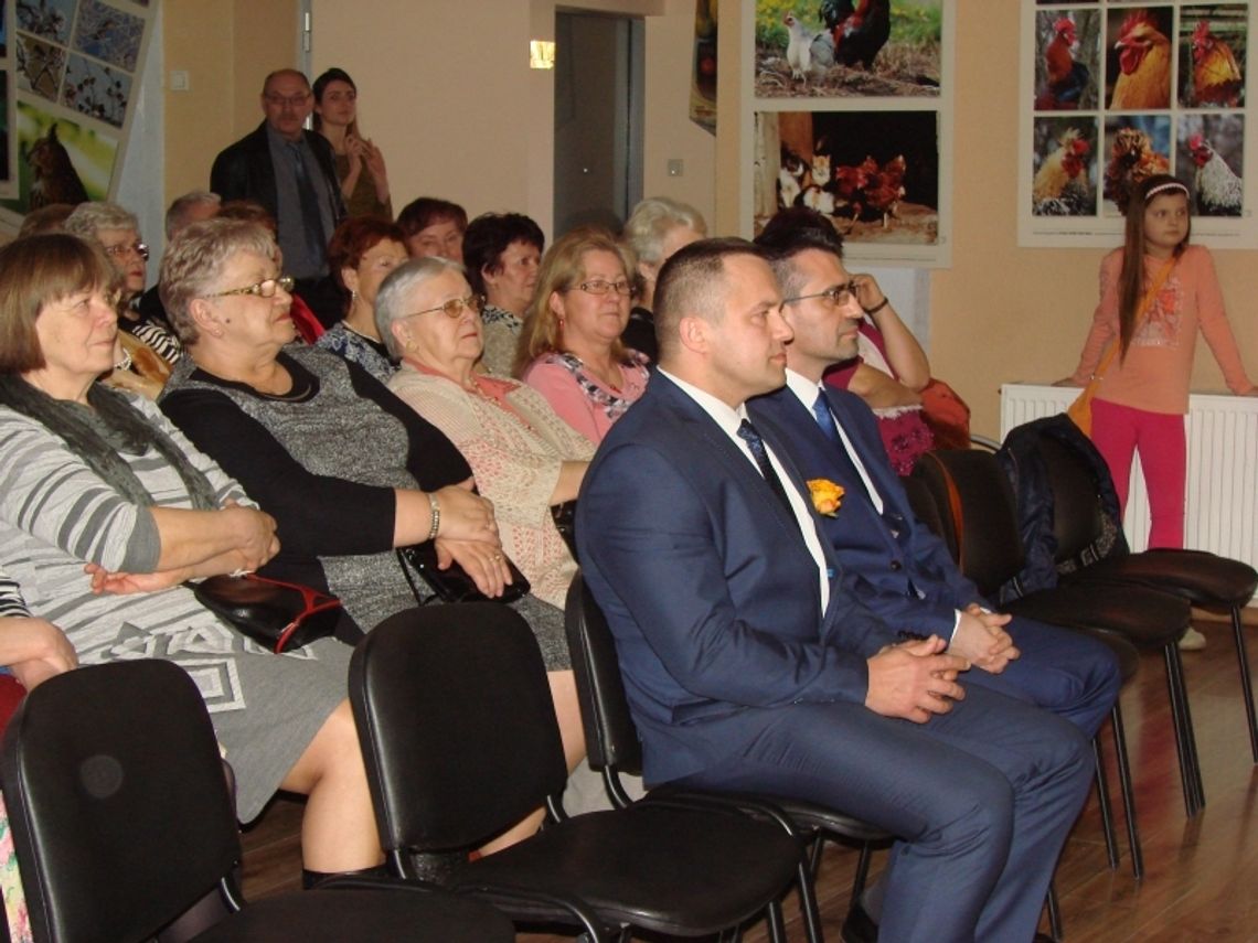 FOTO: Gminny Dzień Kobiet w Zblewie z wieloma niespodziankami FOTO: Gminny Dzień Kobiet w Zblewie z wieloma niespodziankami