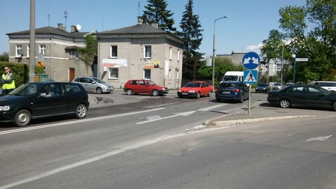 FOTO: Kolizja na ul. Pomorskiej. Na miejscu jest policja FOTO: Kolizja na ul. Pomorskiej. Na miejscu jest policja