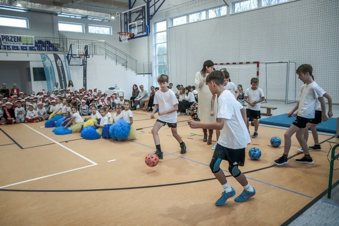 [FOTO] Nowa sala gimnastyczna przy "ósemce" otwarta!