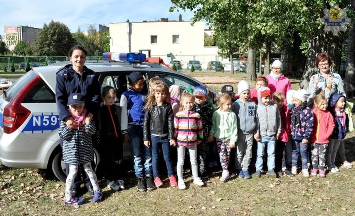 FOTO: Policjanci z wizytą u Modraczków FOTO: Policjanci z wizytą u Modraczków