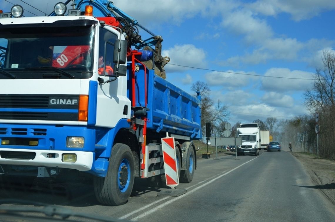 FOTO: Uwaga, utrudnienia! Przebudowa drogi wojewódzkiej nr 222 FOTO: Uwaga, utrudnienia! Przebudowa drogi wojewódzkiej nr 222