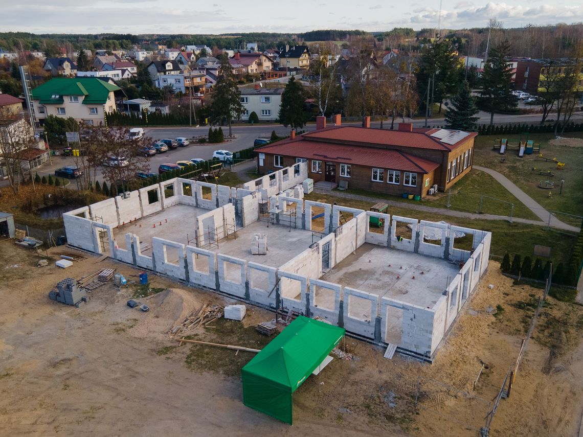 [FOTO] W Kaliskach wmurowano kamień węgielny pod budowę przedszkola i Centrum Historyczno-Edukacyjne