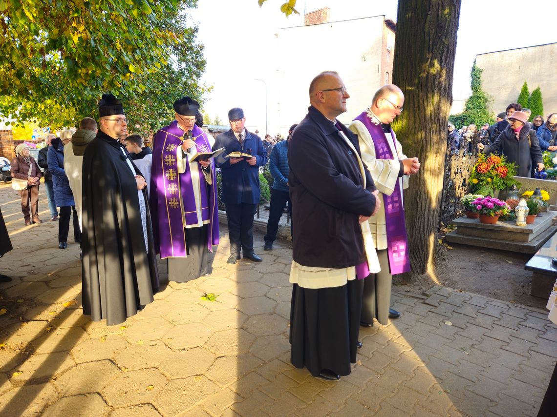 [FOTO] Wspomnienie tych, którzy odeszli – Wszystkich Świętych i Dzień Zaduszny