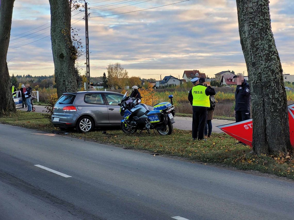[FOTO] Wypadek na ul. Skarszewskiej. Policjant ruchu drogowego trafił do szpitala