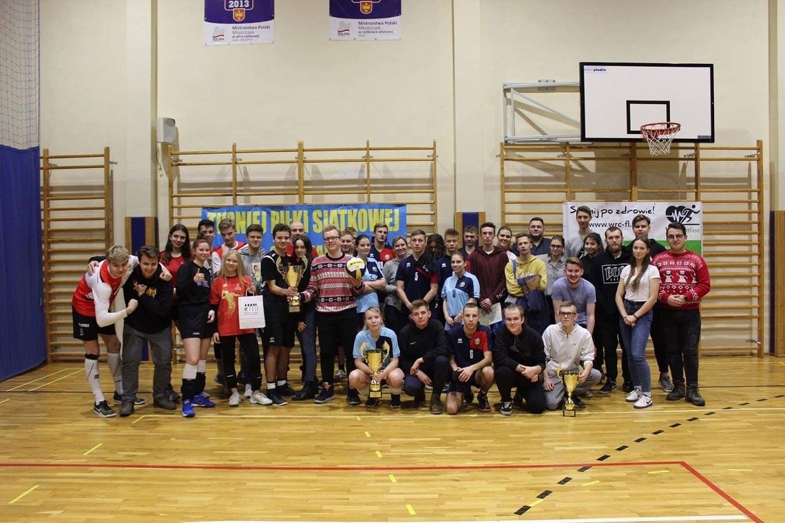 FOTO: X edycja Turnieju Siatkówki o Puchar Młodzieżowej Rady Powiatu Starogardzkiego
