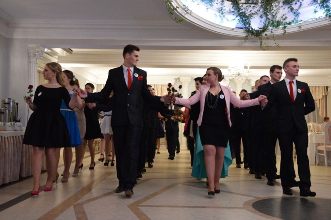 Gdzie i za ile bawią się maturzyści? Sprawdziliśmy ceny tegorocznych studniówek Gdzie i za ile bawią się maturzyści? Sprawdziliśmy ceny tegorocznych studniówek