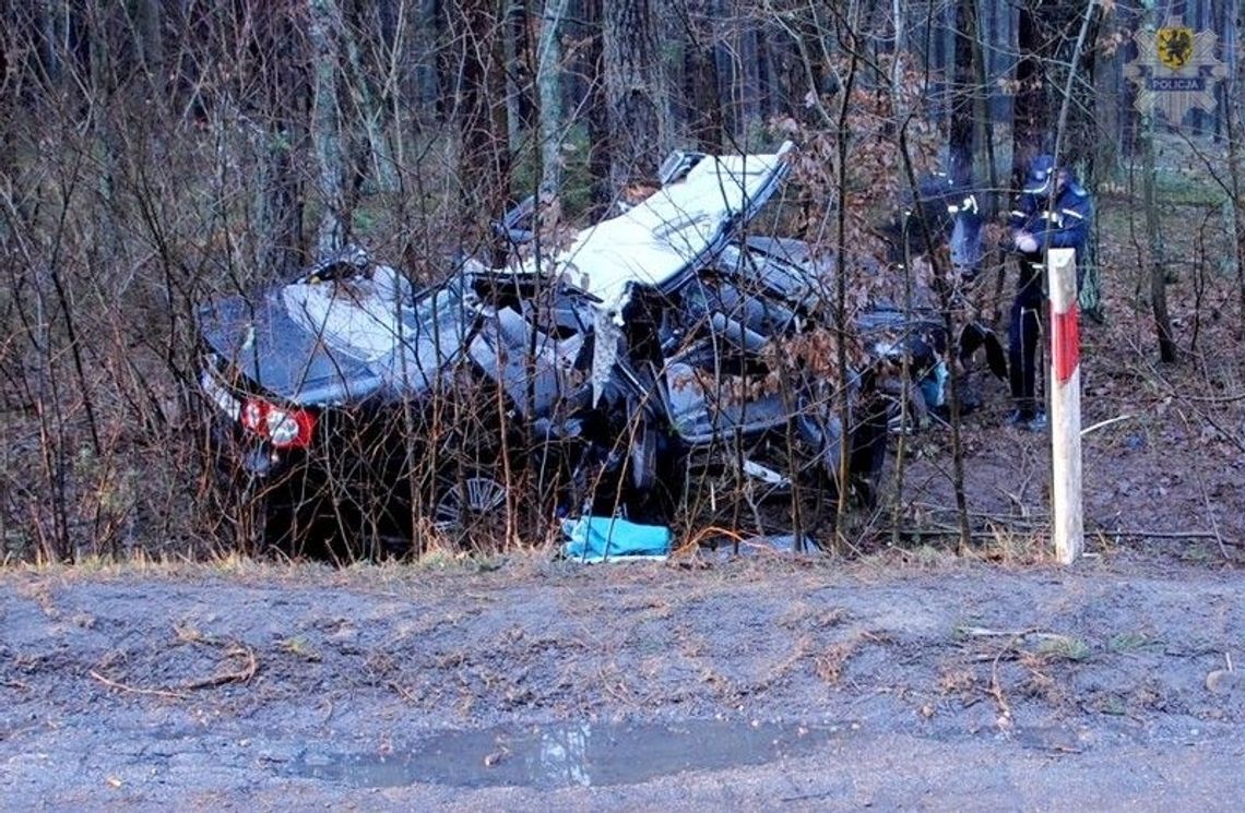 Groźny wypadek! Miazga z samochodu - cud, że przeżył